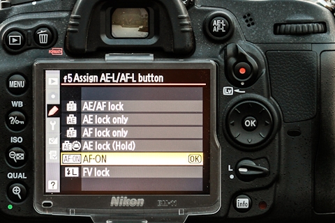 how to change focus point on nikon d7000?